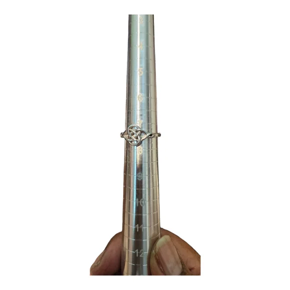 Royal Chain Silvertone Ring Size 7.5 - Picture 8 of 9